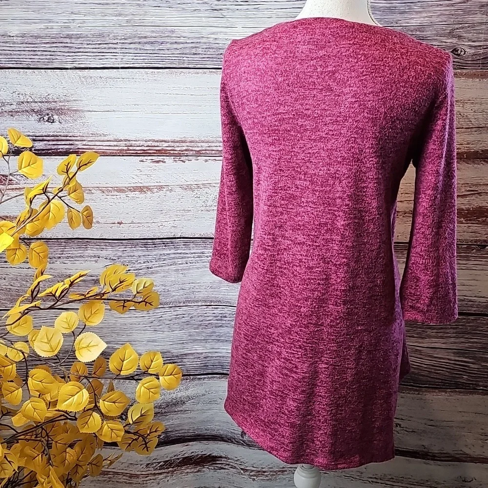 COCO BIANCO BURGUNDY MARBLED 3/4 SLEEVE ASYMMETRICAL PULLOVER V NECK SWEATER